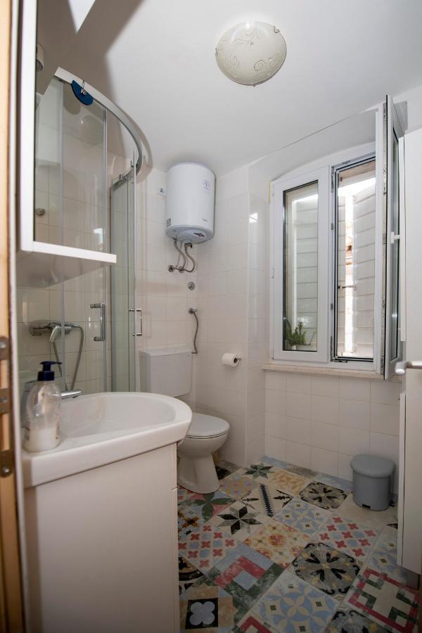 Beachfront Studio Andrina Vis Exterior foto